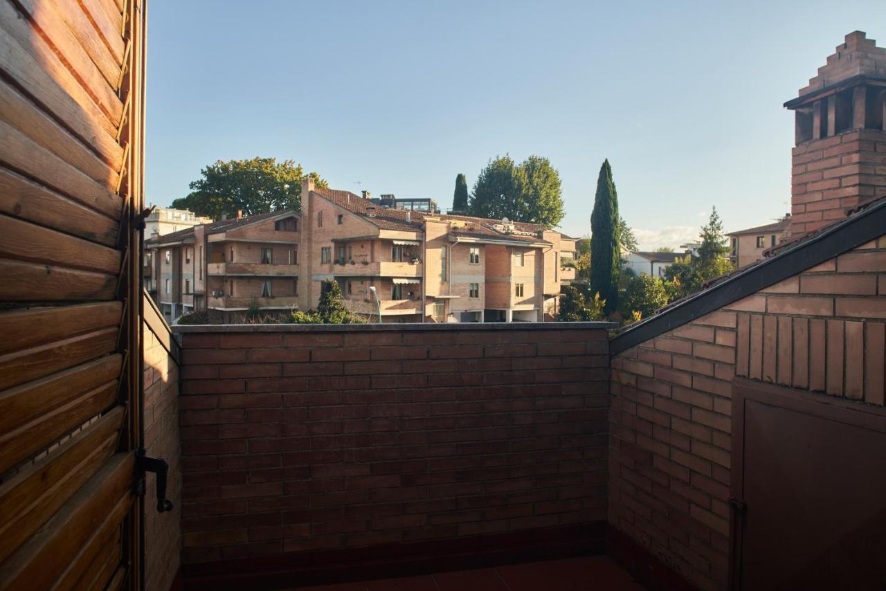 Little Brick House On Siena Hills With Balconies Lägenhet Exteriör bild