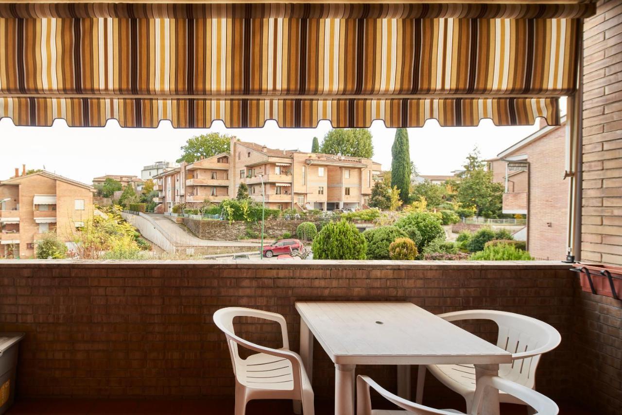 Little Brick House On Siena Hills With Balconies Lägenhet Exteriör bild
